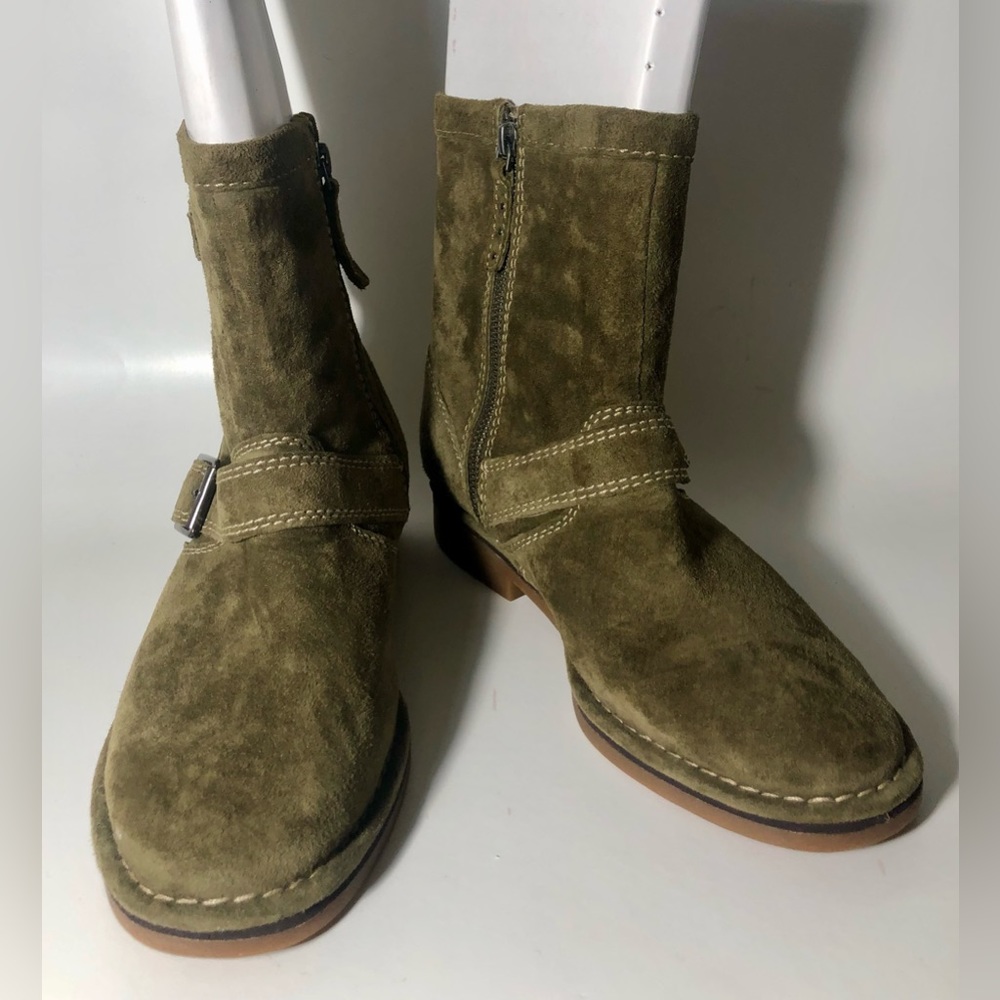 NEW - HUSH PUPPIES - OLIVE SUEDE ENGINEER BOOTS - size 9W NWOTs